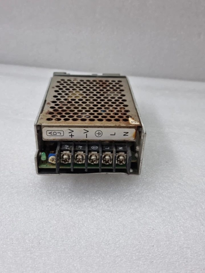 OMRON S8JX-05024CD POWER SUPPLY INPUT AC200-240V OUTPUT DC24V